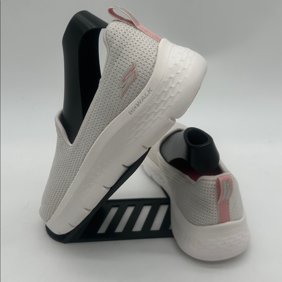 Skechers Go Walk Women's Slip-On White Sneakers Size 6.5 - Picture 4 of 14